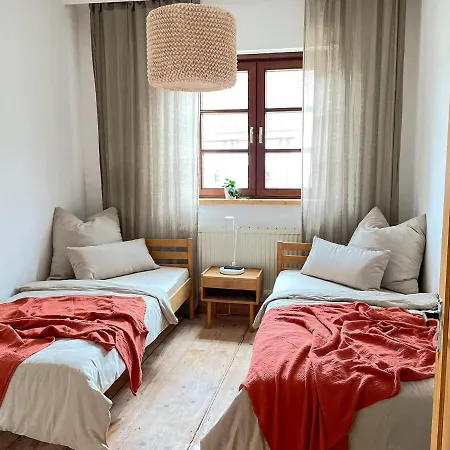 Ava - * Heiligkreuztal