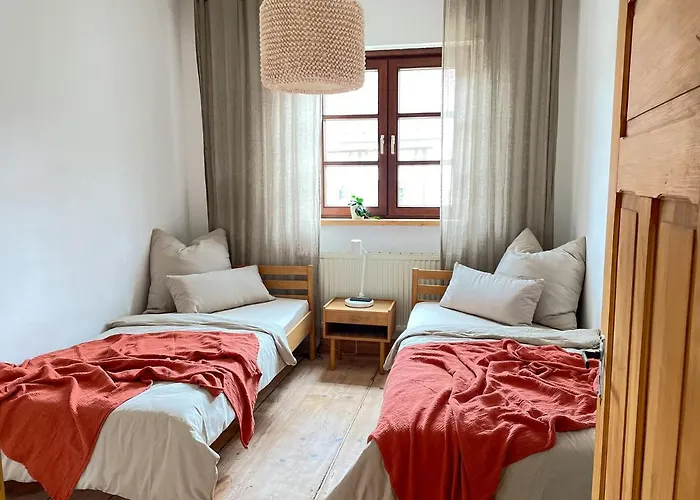 Ava - * Heiligkreuztal