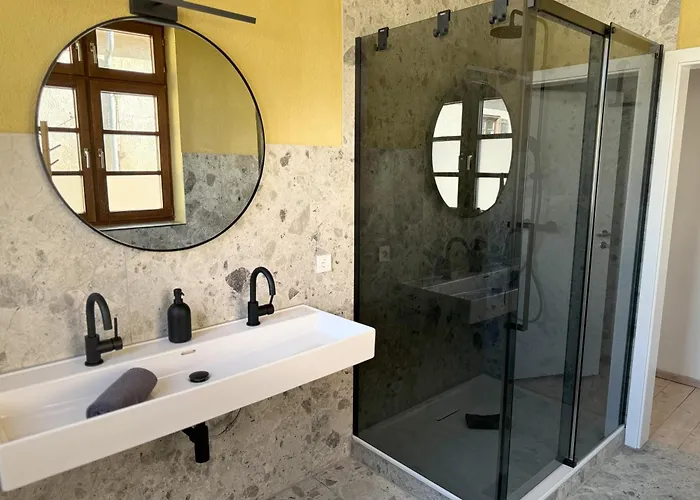 Ava - * Heiligkreuztal